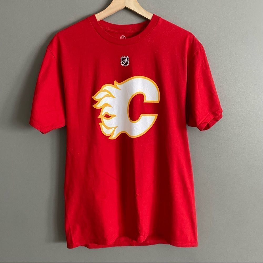 Calgary Flames Fanatics Graphic Tee – Women’s M –‎ Game Day / Streetwear